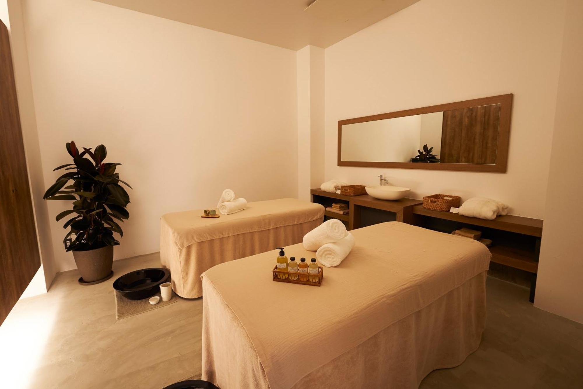 Hotel Grand Bleu Gamin Miyakojima  Esterno foto